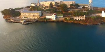 Остров Алькатрас отмечает годовщину противостояния с властями