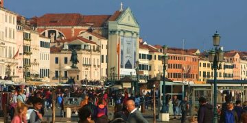 Отели в Венеции остались без электричества