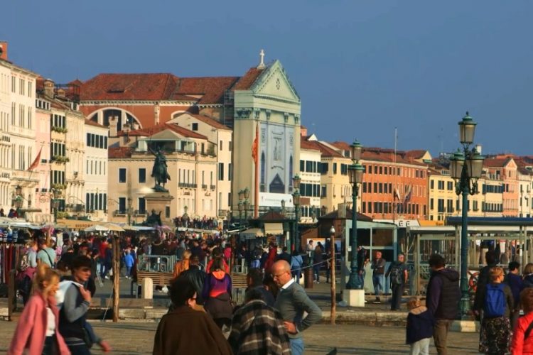 Отели в Венеции остались без электричества