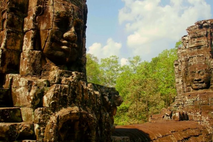 Эксперта по кхмерским древностям уличили в продаже артефактов