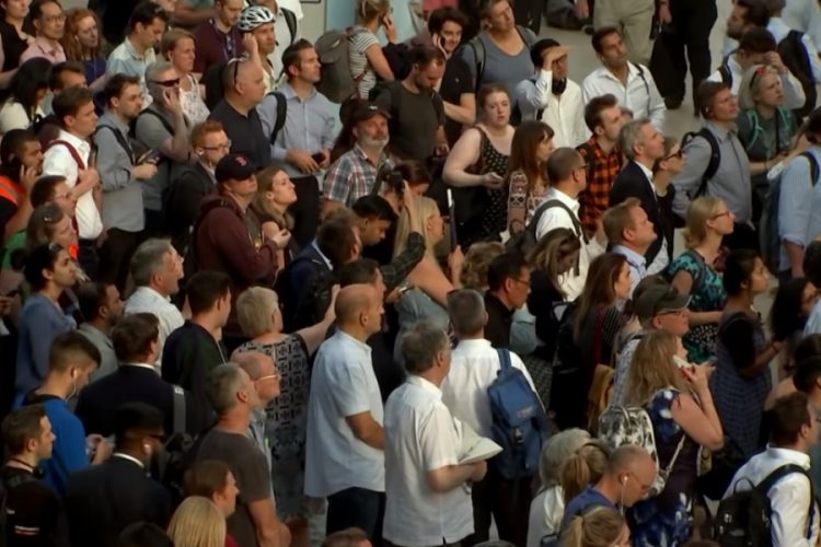 Туристы пострадают от 27-дневной забастовки сотрудников ЖД в Британии