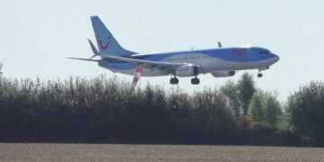 Турист остался голодным во время 10-часового рейса TUI