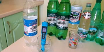 Крупные авиакомпании подают пассажирам грязную воду