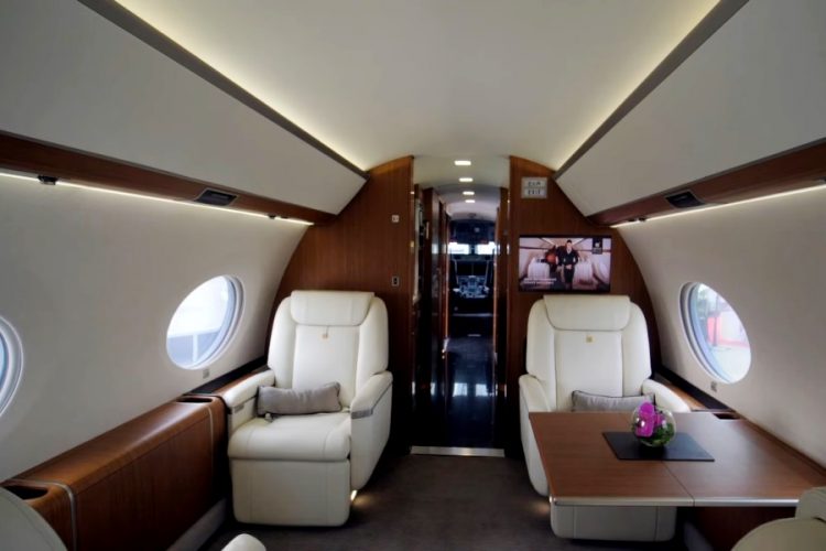 В Великобритании уберут частные самолеты к 2025 году