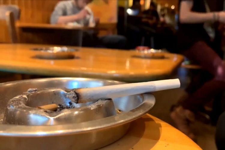 В Нидерландах туристов перестанут пускать в кофешопы