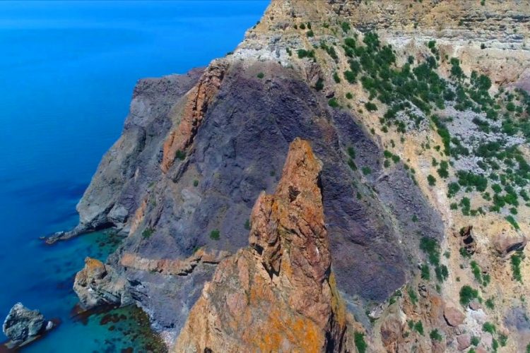 Налоговые каникулы для отелей Крыма - польза или вред?