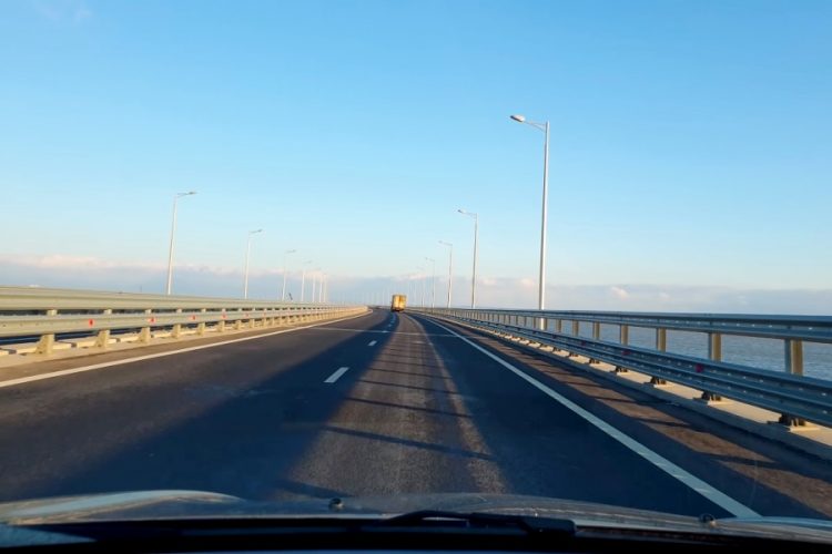 Стало известно, кто организует поезда в Крым