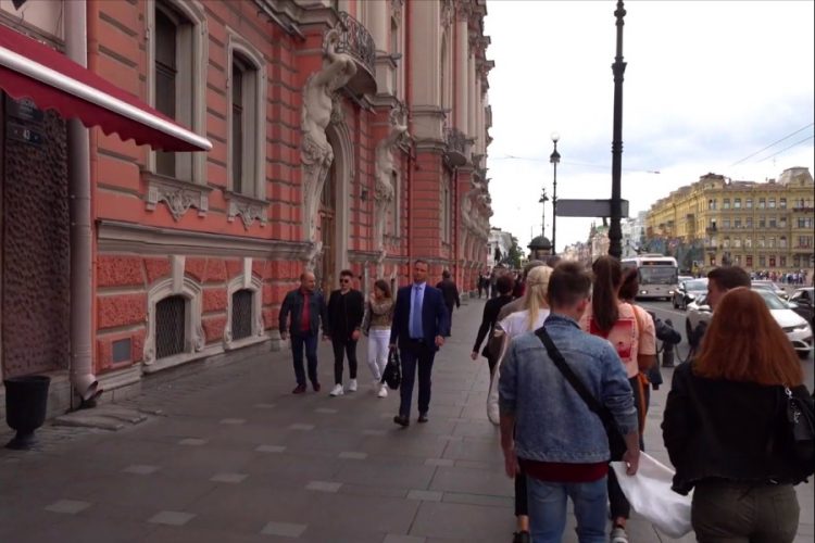 Селфи-эпидемия уносит больше жизней, чем лихорадка