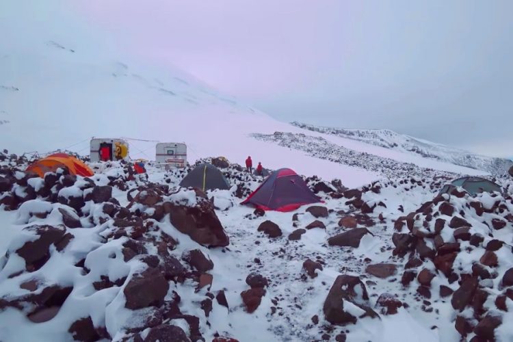 Курорт Эльбрус откроют позже из-за отсутствия снега