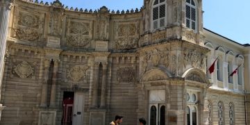 Дворец Долмабахче готовят к масштабной мемориальной церемонии