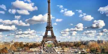 новость 19-12-2019 Эйфелева башня закрылась второй раз за месяц