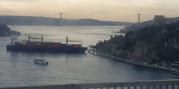 новость 28-12-2019 Крушение корабля перекрыло движение через пролив Босфор