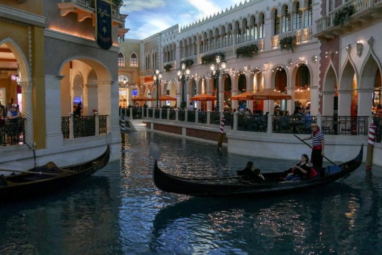 После наводнения в Венеции сократилось количество бронирований