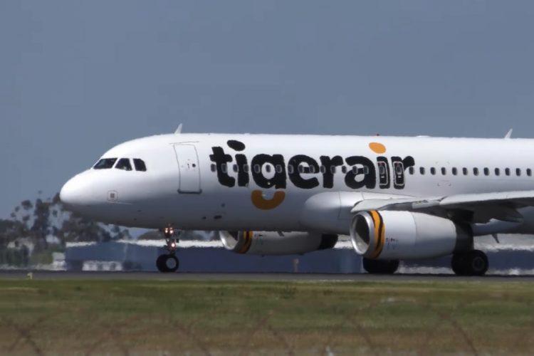 Самолет экстренно приземлился из-за неприятного запаха