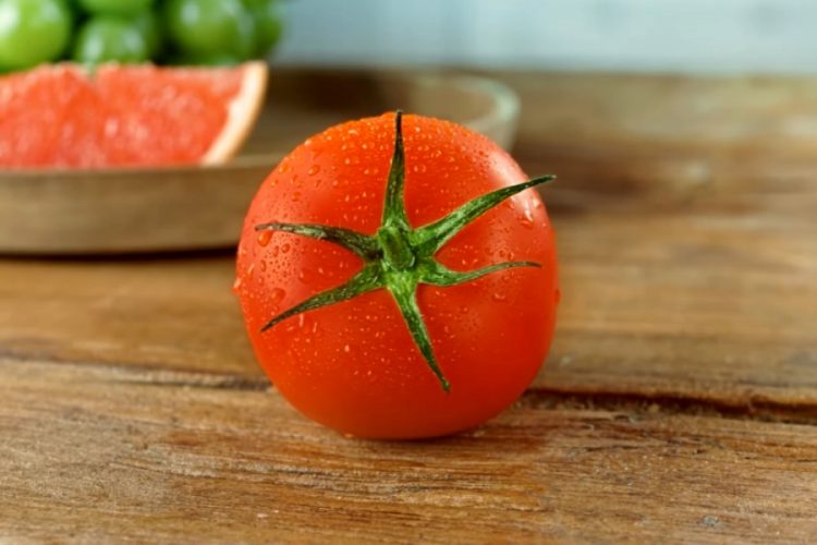 Как можно обойти запрет ввоза овощей и фруктов в ЕС?