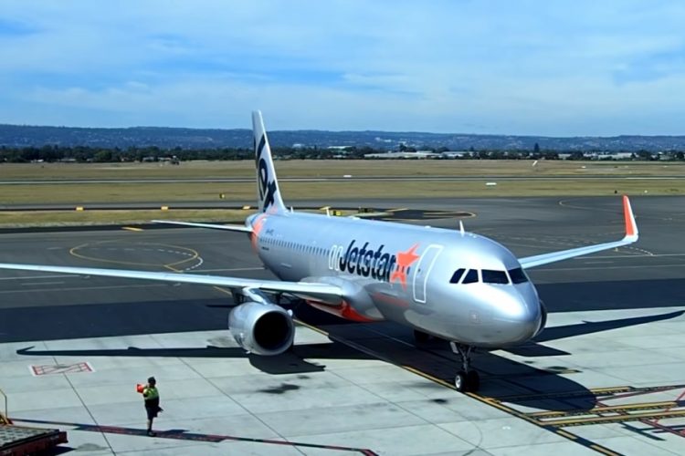 Пилоты Jetstar забыли открыть шасси перед посадкой