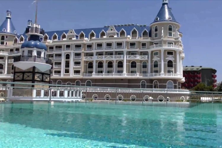 Стулья - самый грязный предмет в гостиничном номере