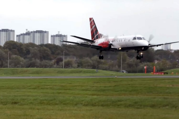 Самолет не мог взлететь из-за веса - 5 пассажиров были вынуждены выйти