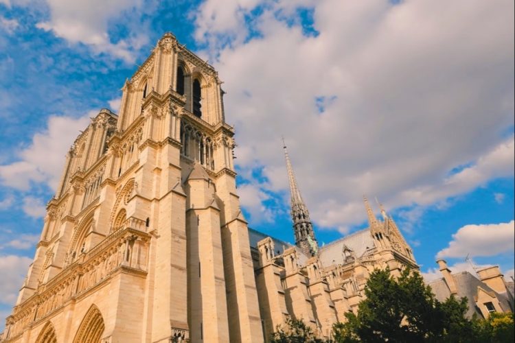 Стоит ли сейчас ехать в Париж?