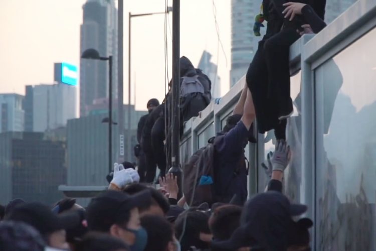 Турпоток в Гонконг сократился на 43.7% из-за протестов