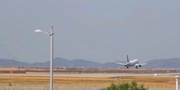 Пассажирку могут посадить на 2 года за дебош в самолете