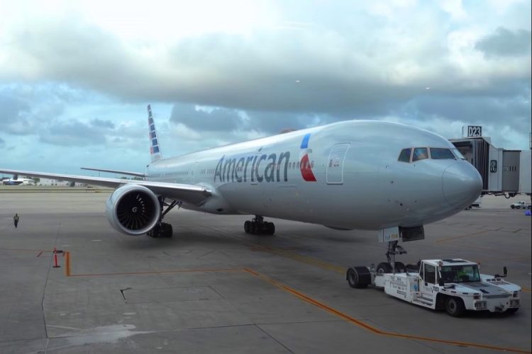 На борту самолета American Airlines родился ребёнок