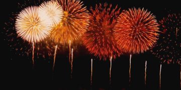 На набережной Корниш в Абу-Даби можно будет увидеть грандиозный новогодний фейерверк