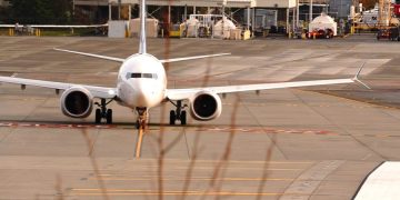 Все больше сотрудников Боинга дают показания против компании