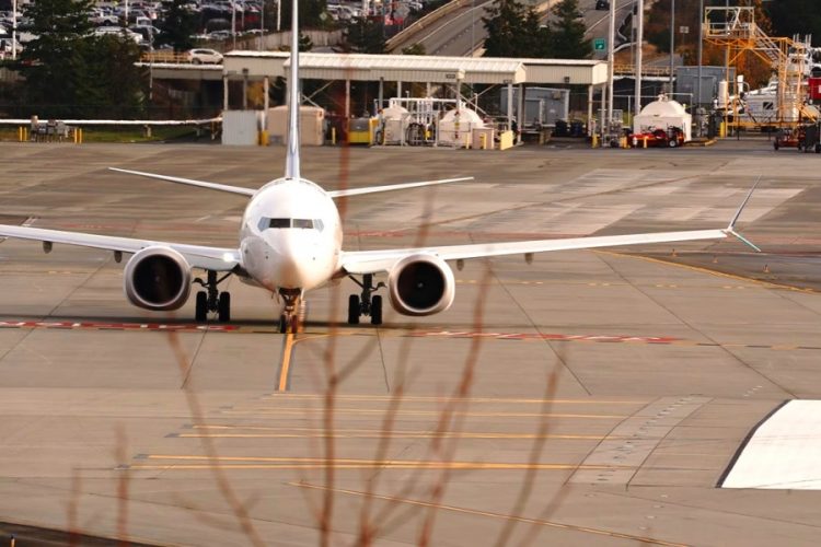 Все больше сотрудников Боинга дают показания против компании