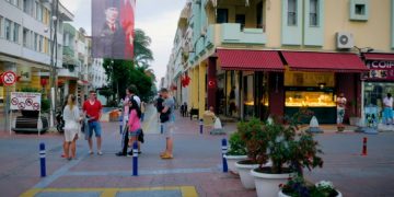 Непогода в Турции помешала планам туристов