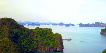 Во Вьетнаме запускают круизы по заливу Лан Ха