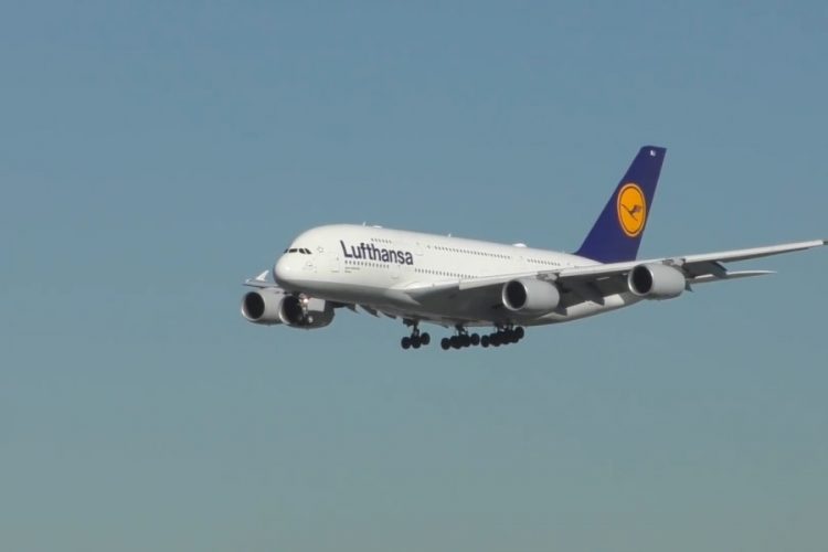 Lufthansa предупреждает пассажиров о неудобствах