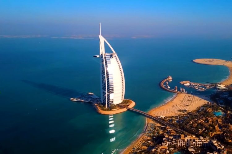 Количество заявок на возмещение налогов туристам в ОАЭ удвоилось