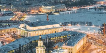 Желающим посетить Питер на Новый год следует поторопиться