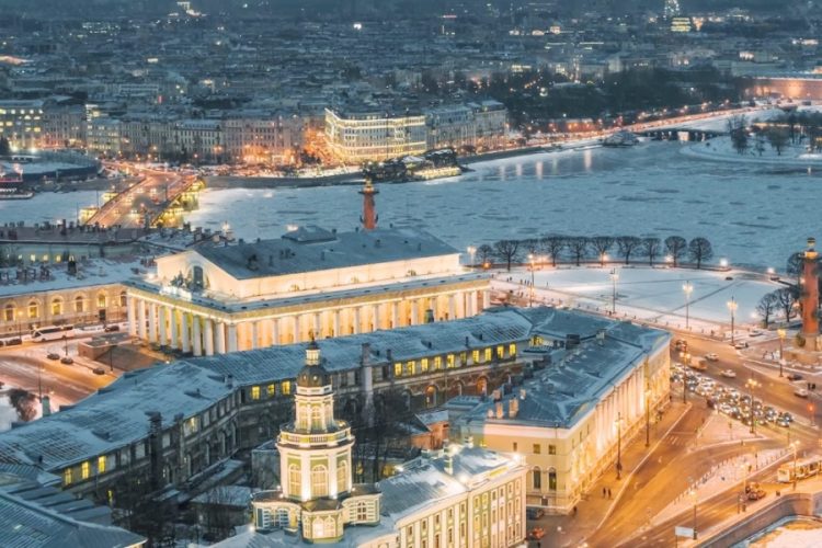 Желающим посетить Питер на Новый год следует поторопиться