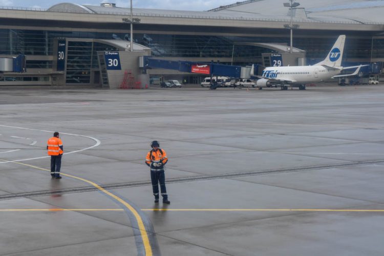 Российские авиакомпании меняют маршруты