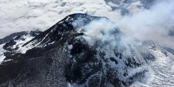 новость 09-01-2020 На Алеутских островах извергается вулкан Шишалдина