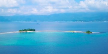Российский турист организовал уборку вьетнамского острова