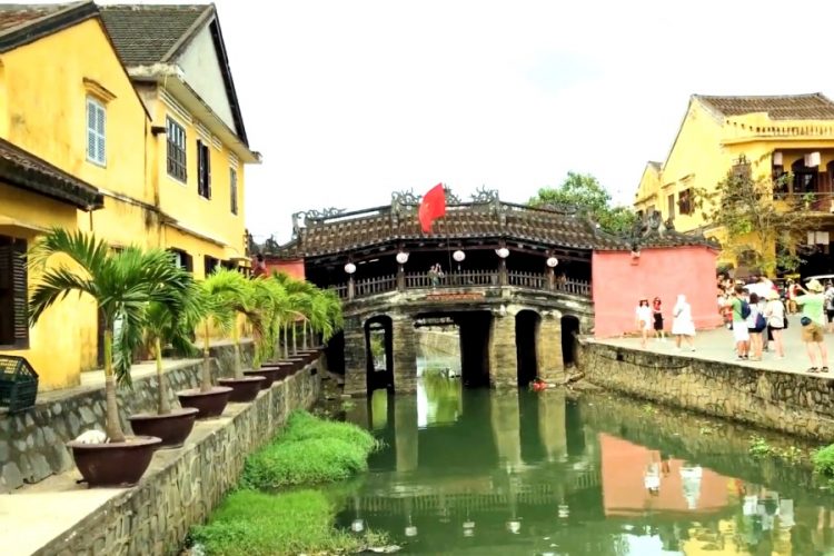 Древний город Хойан (Вьетнам) страдает от овертуризма