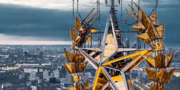 Как научить Booking.com работать в России