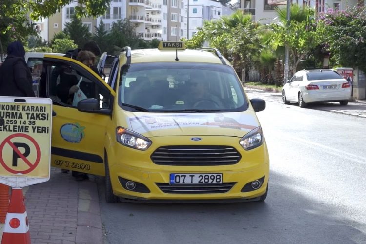 Количество незаконных такси в Стамбуле растет