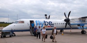 Британцы возмущены ситуацией с авиакомпанией Flybe