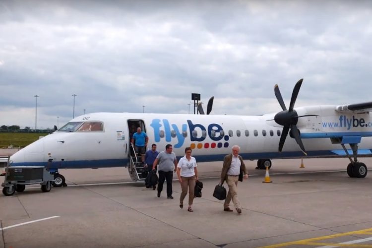 Британцы возмущены ситуацией с авиакомпанией Flybe