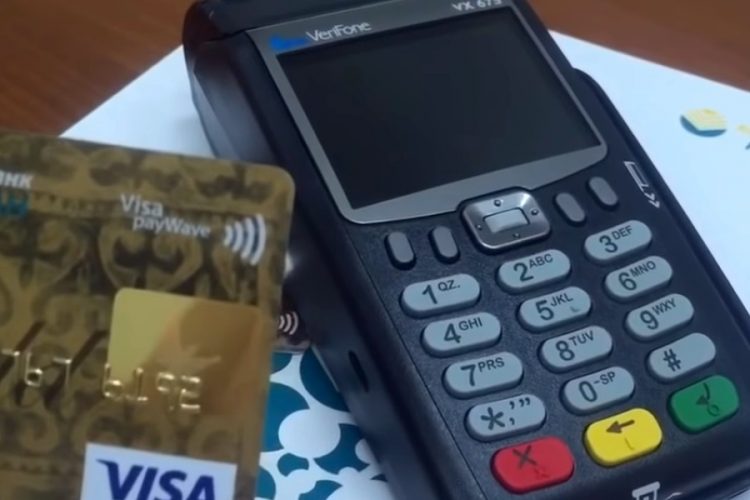 Чиновники Нью-Йорка обязали магазины принимать наличку