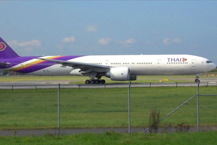 Thai Airways не пустили пассажиров в бизнес-класс из-за веса