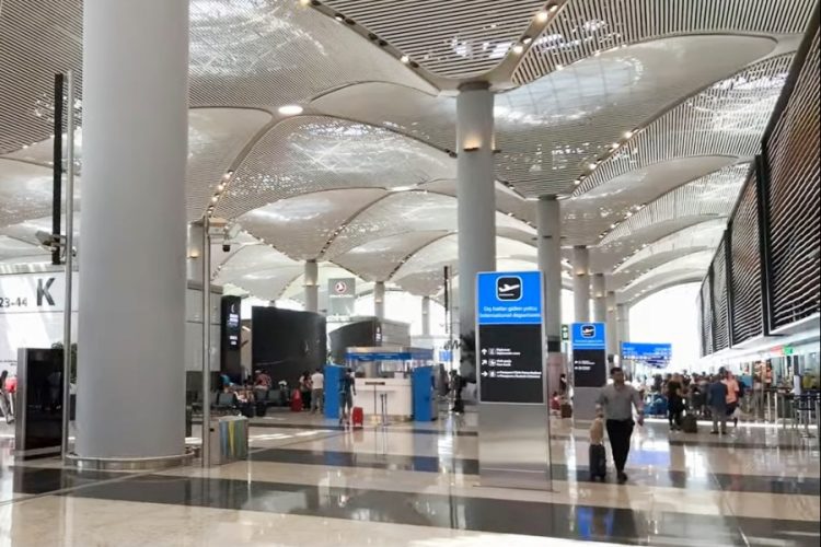 Как гиды обманывают сотрудников аэропорта Стамбула