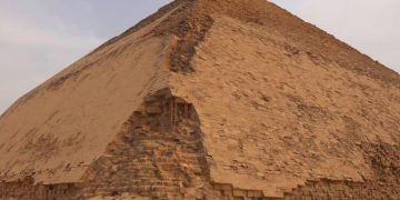 Украинец 3 года копил деньги на тур, но не попал в самолет из-за пьянства