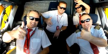 Пилот потерял зрение из-за игр злоумышленника с лазером