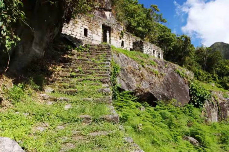 Турист может попасть в тюрьму за порчу строений Мачу-Пикчу