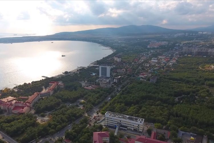 Туристов торопят с бронированием отелей Краснодарского края